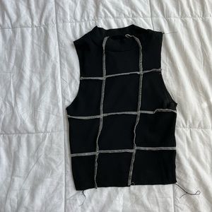 Black and white design top